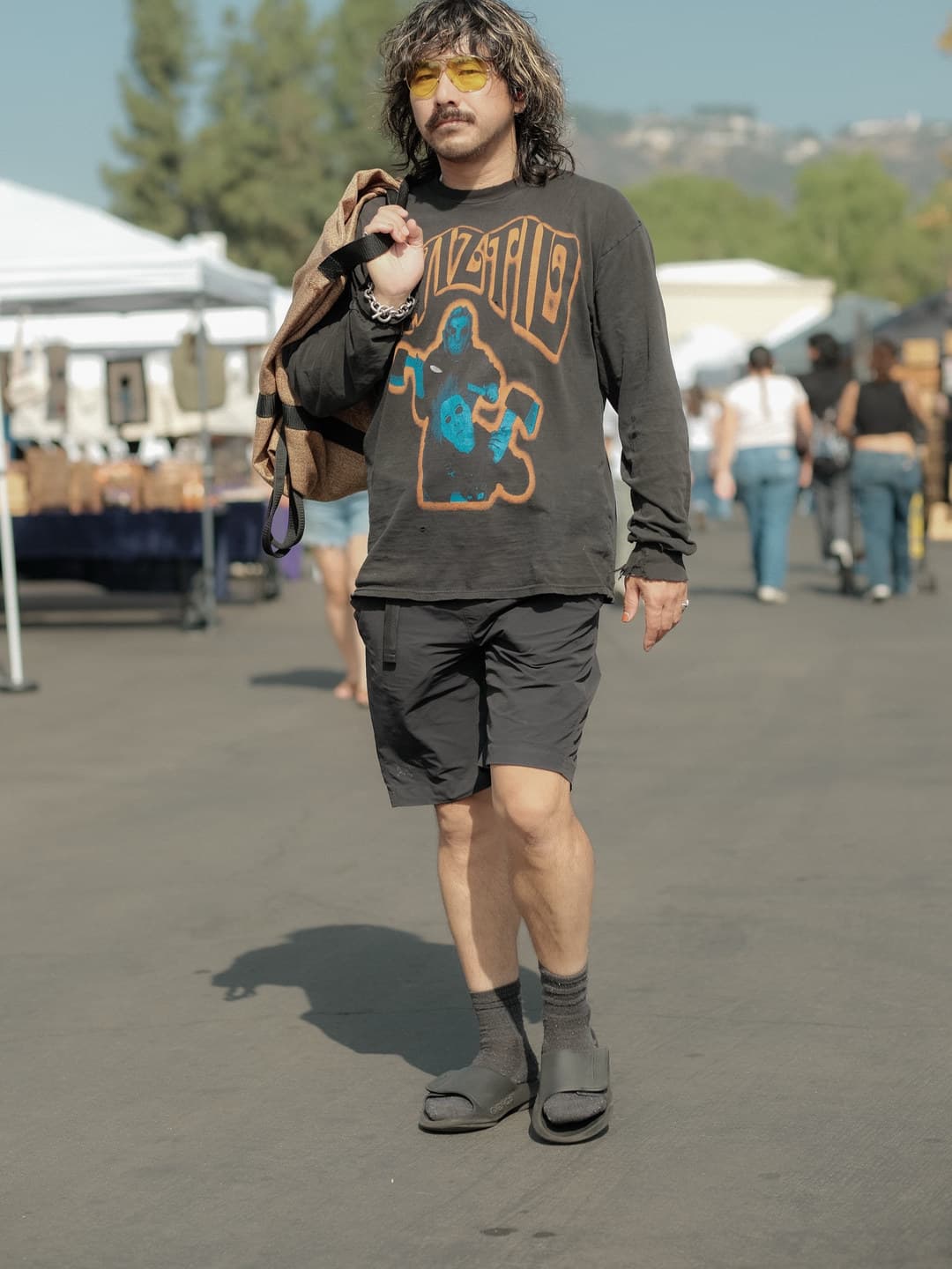 Washed band long-sleeve with black nylon shorts