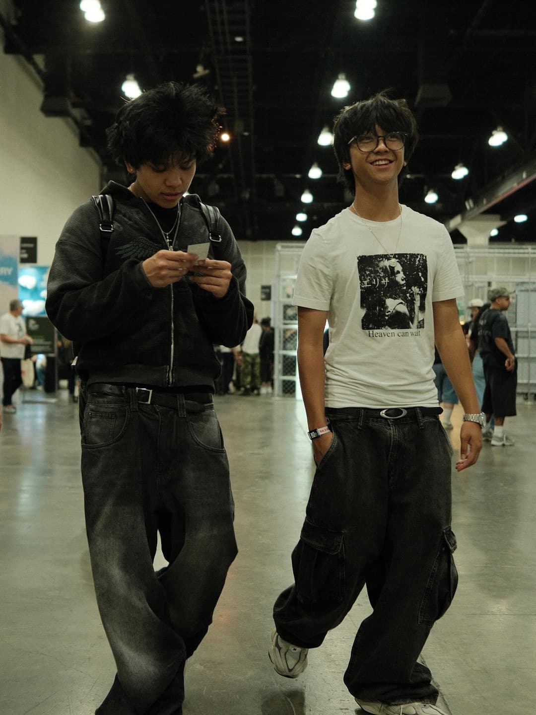 Regular Fit T-shirt and Baggy Pants